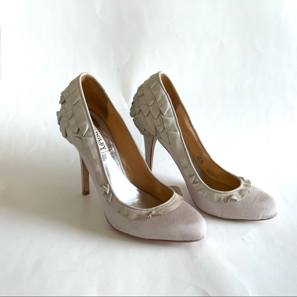 Badgley Mischka Shoes Tai High Heels Pump Leather Ruffle Ice Gray Stilettos 7.5 - Picture 3 of 12